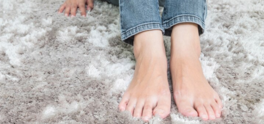 Cold Clammy Feet – Common Causes & Treatment Options